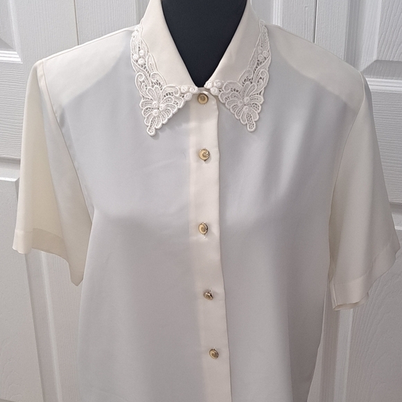 Vintage 80's Canda Cream Blouse With A Lace Collar - Picture 1 of 8